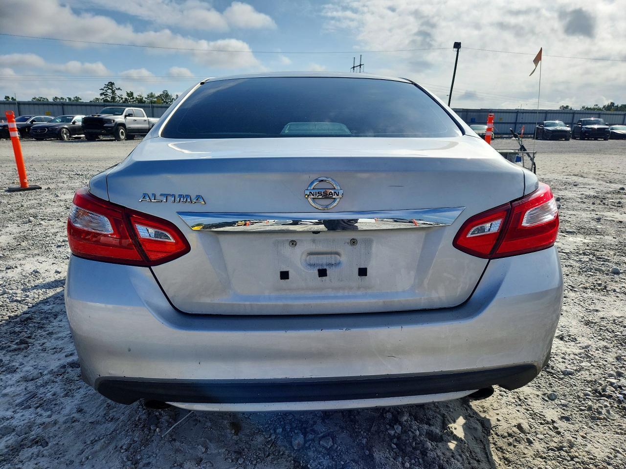 2017 Nissan Altima 2.5 S - Фото 6