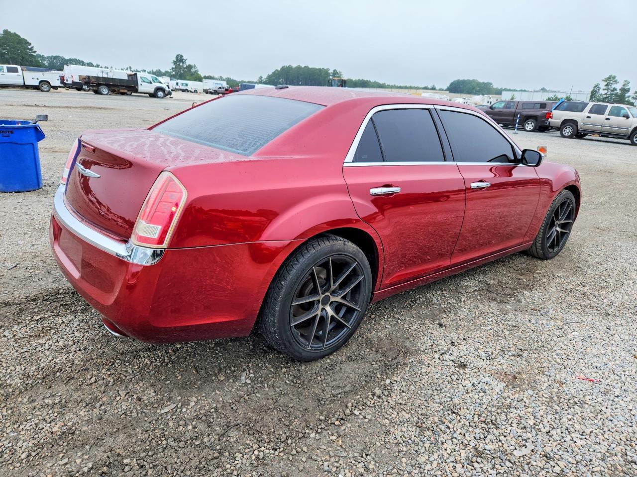 2012 Chrysler 300 Limited - Фото 3