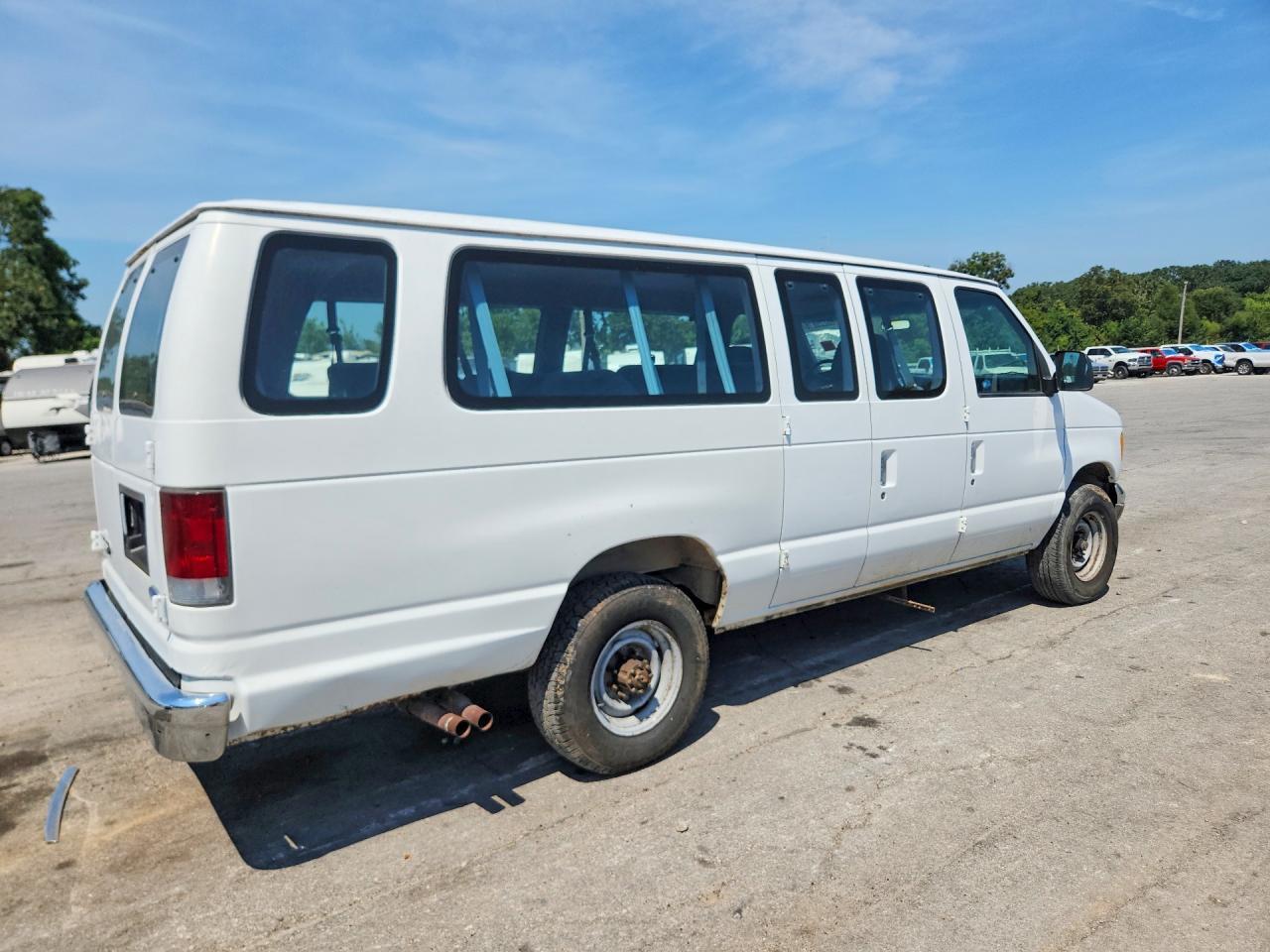 1995 Ford Econoline E350 Super Duty - Image 3