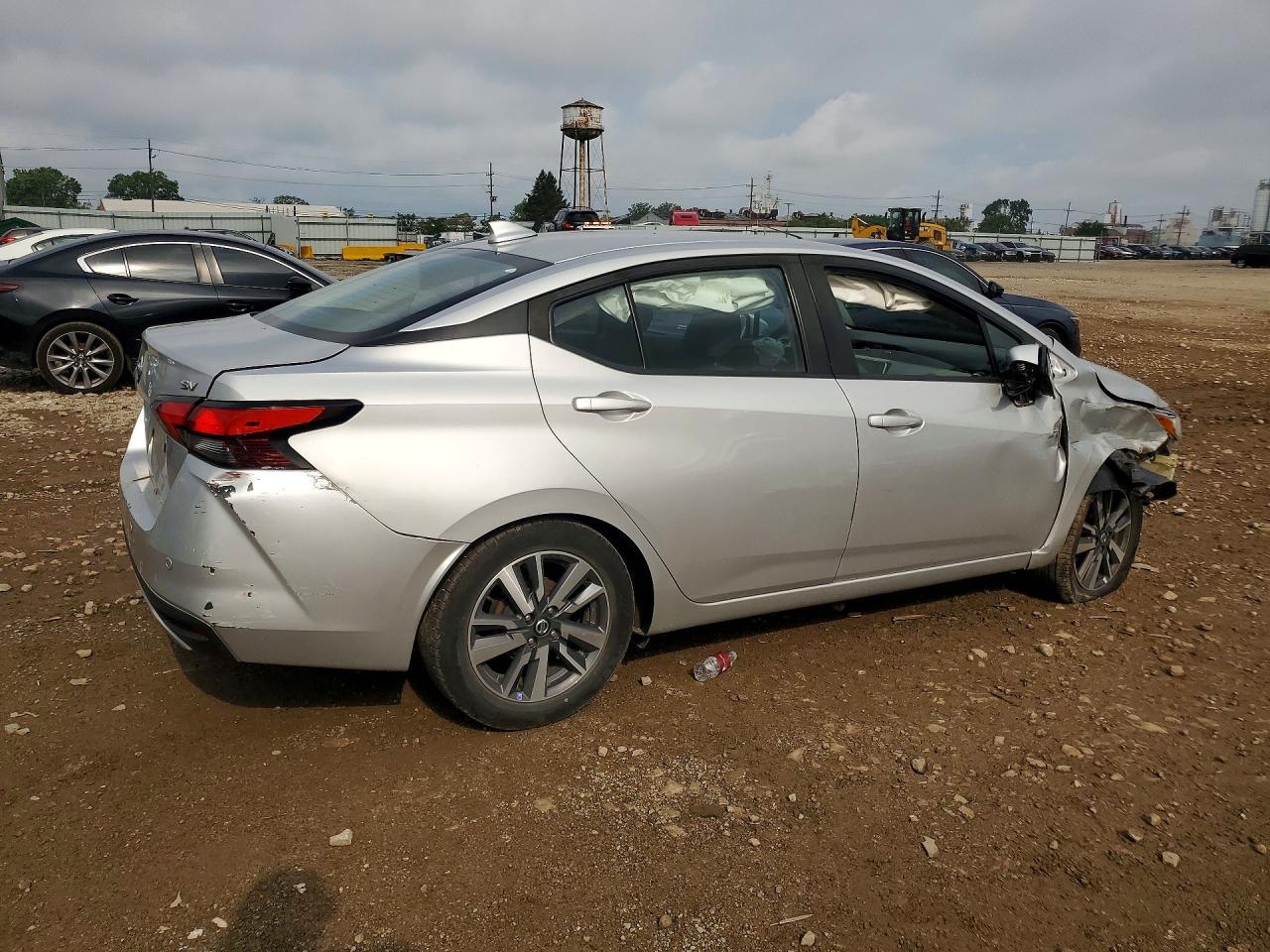 2020 Nissan Versa Sv - Фото 3