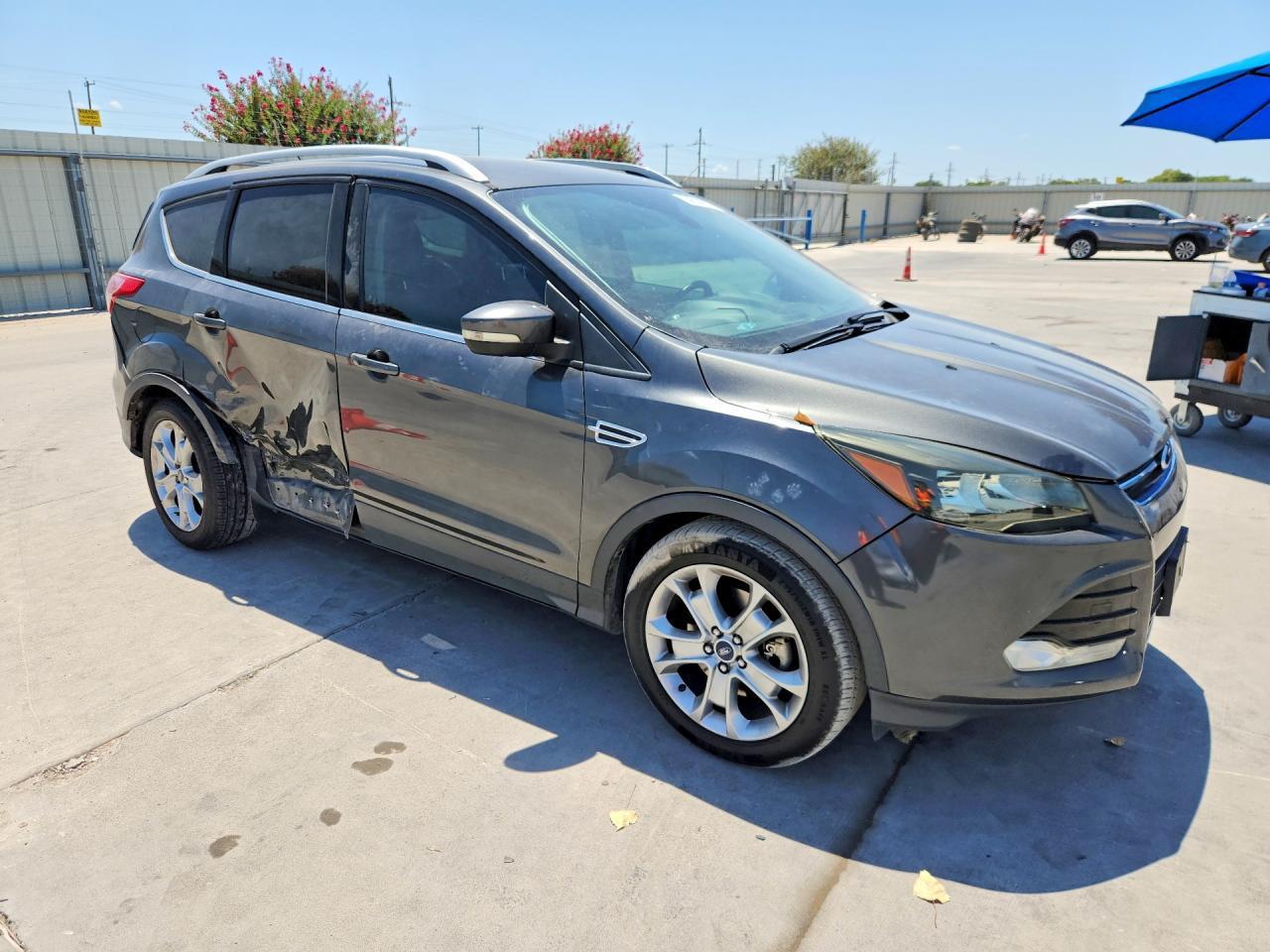 2016 Ford Escape Titanium - Image 4