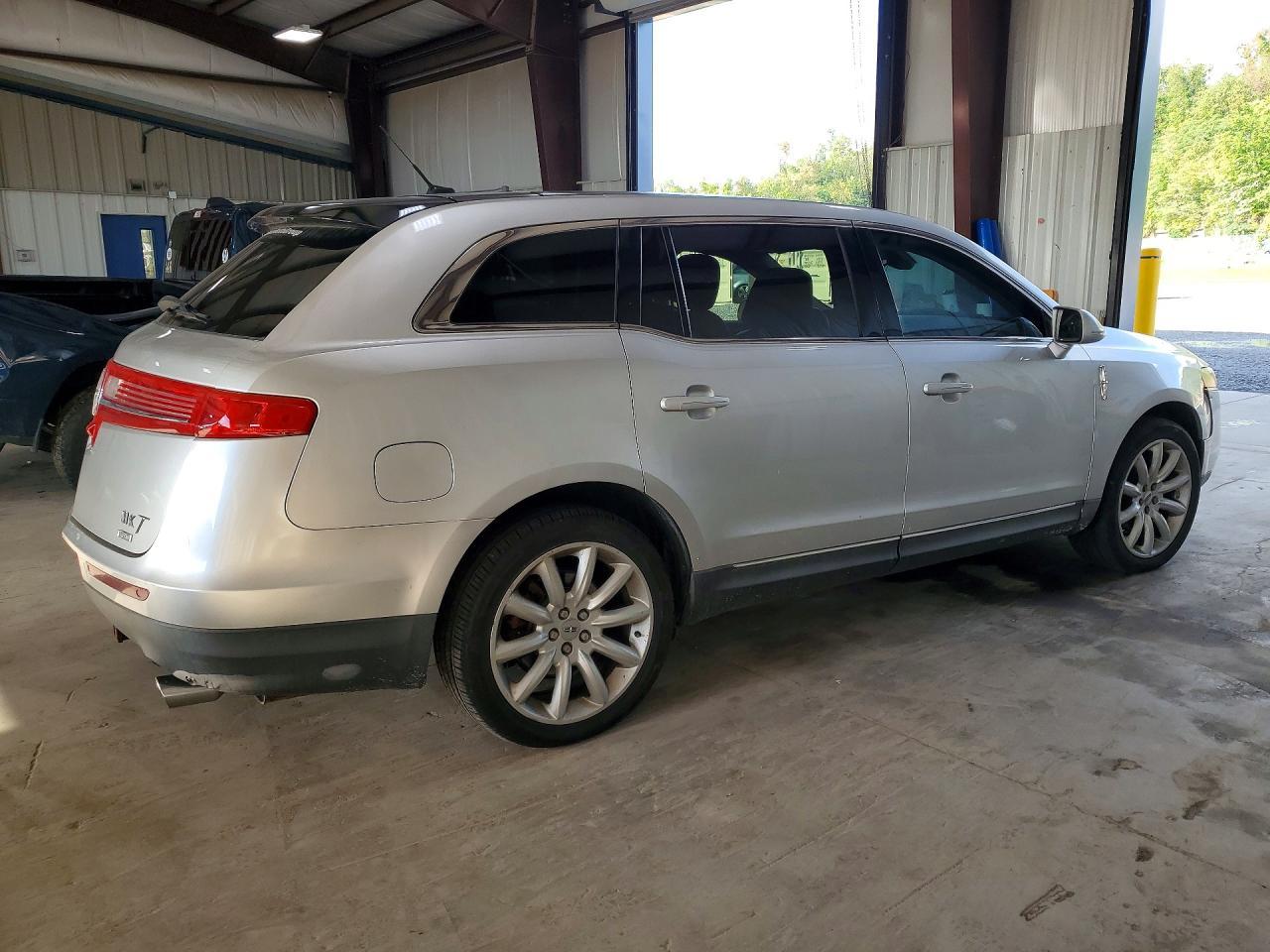 2010 Lincoln Mkt - Фото 3
