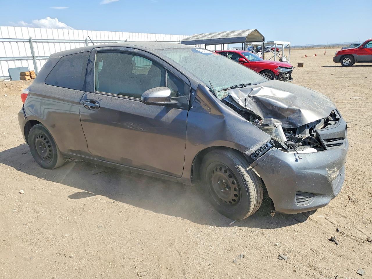 2014 Toyota Yaris 3-Door L - Фото 4