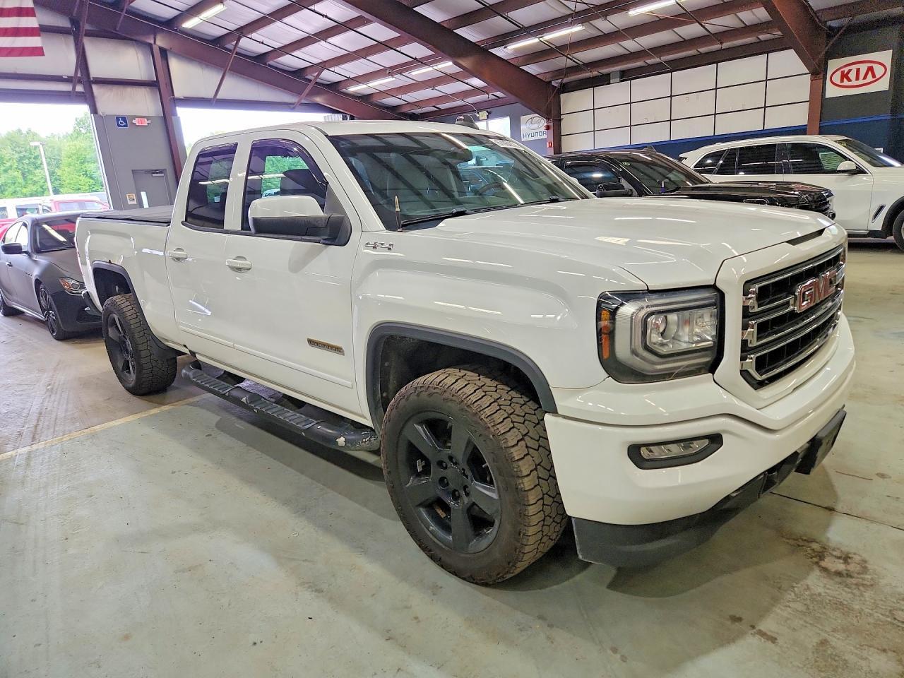 2017 GMC Sierra K1500 - Фото 4