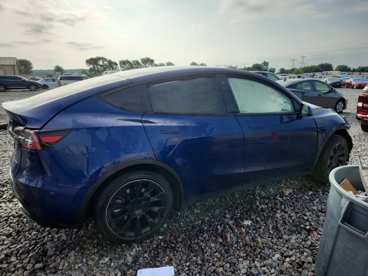 2023 Tesla Model Y - Фото 3