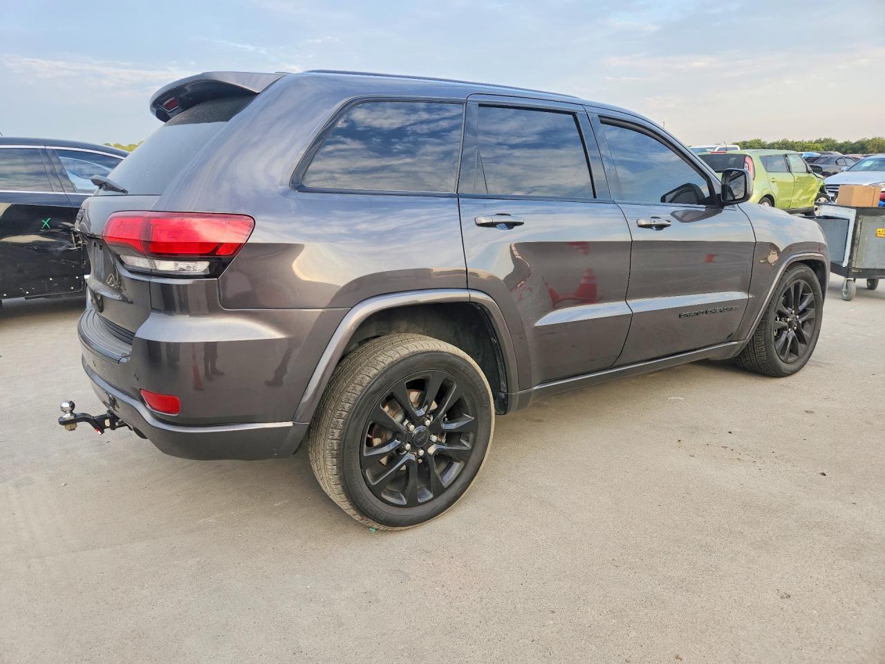 2017 Jeep Grand Cherokee Laredo - Фото 3