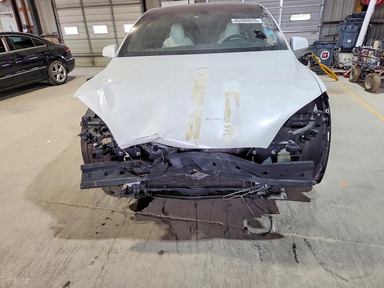 2016 Tesla Model X - Image 5