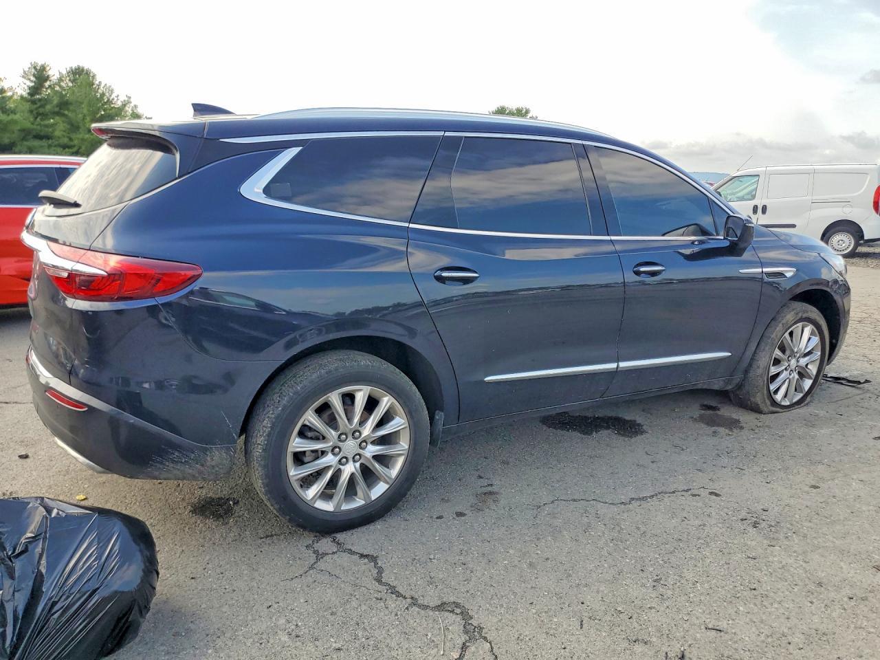 2020 Buick Enclave Essence - Image 3