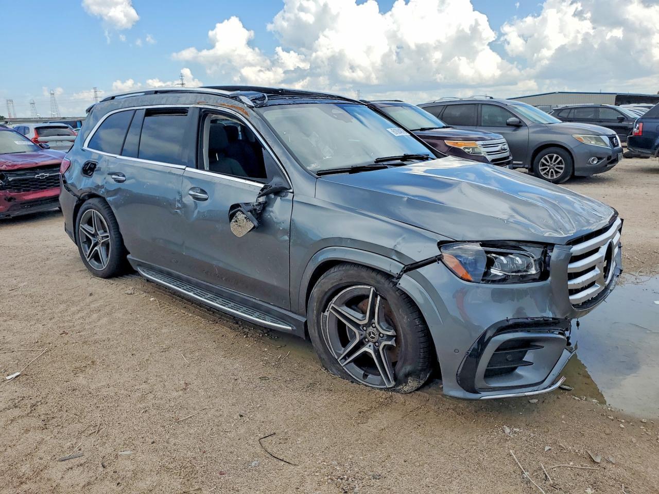 2026 Mercedes-Benz Gls 450 4Matic - Image 4