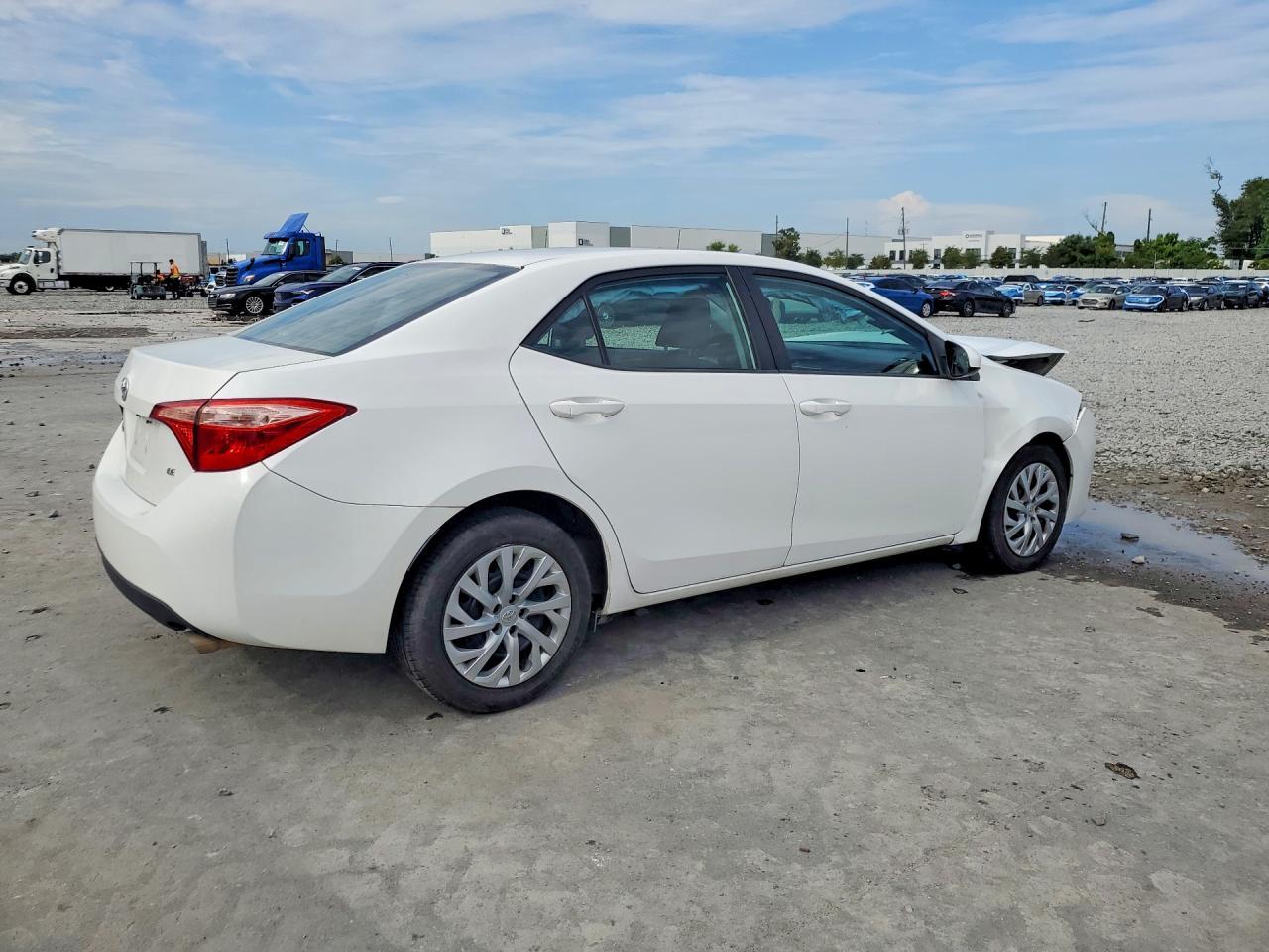 2018 Toyota Corolla Le - Фото 3