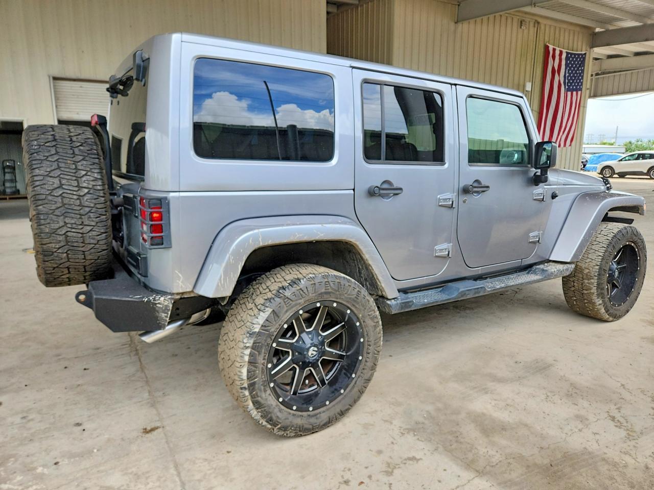 2017 Jeep Wrangler Unlimited Sahara - Фото 3