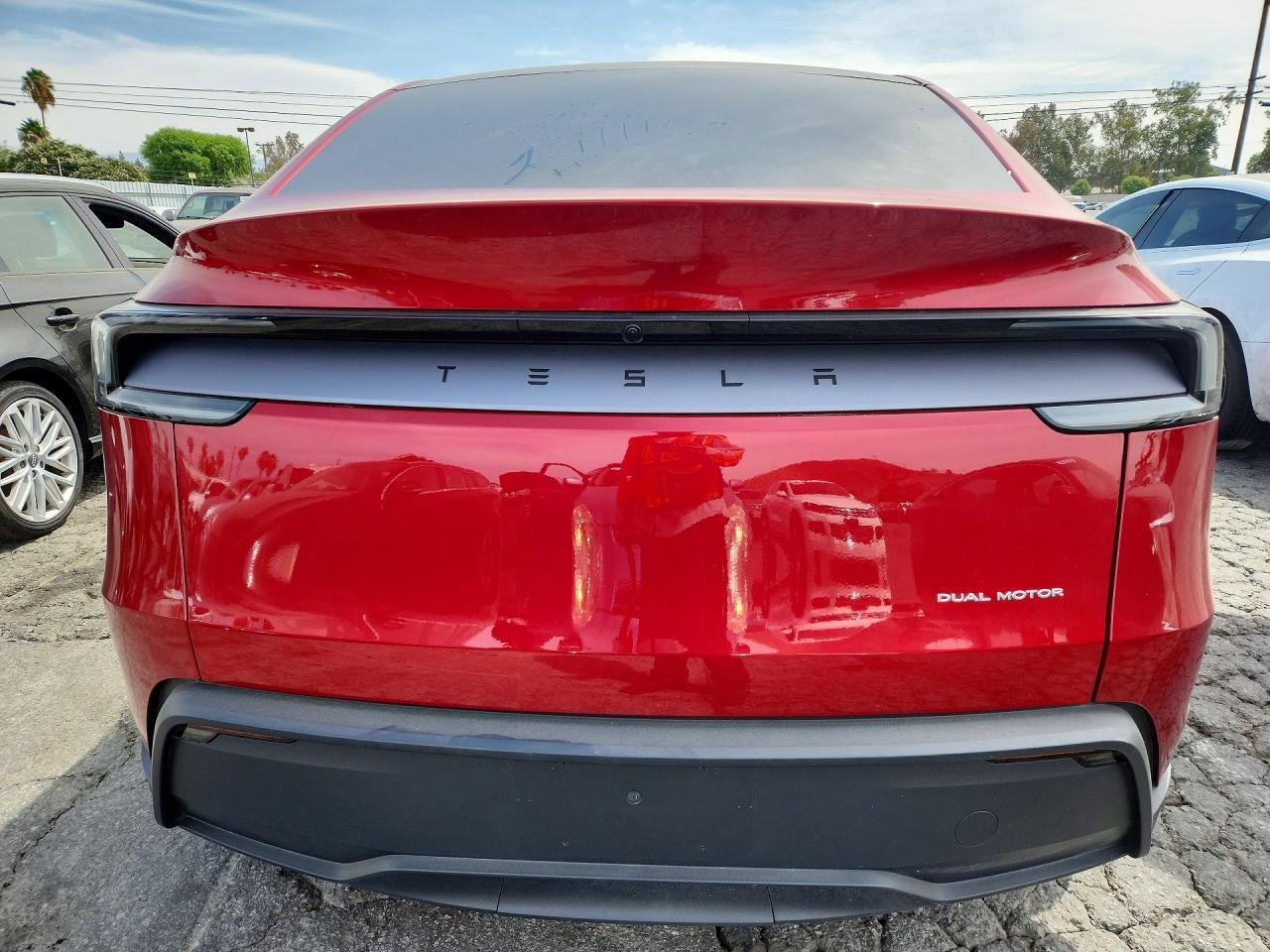 2026 Tesla Model Y - Фото 6