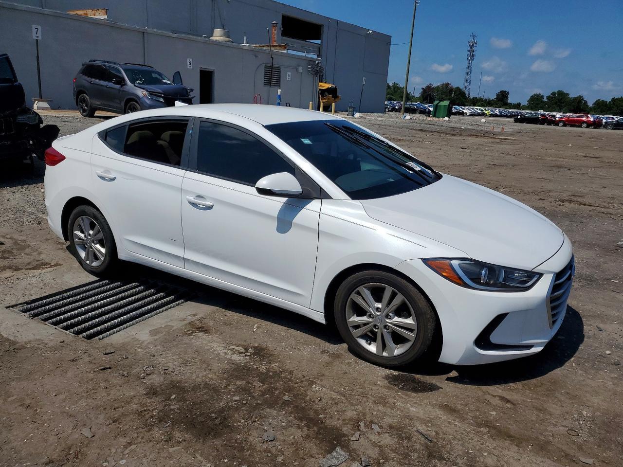 2017 Hyundai Elantra Se - Image 4