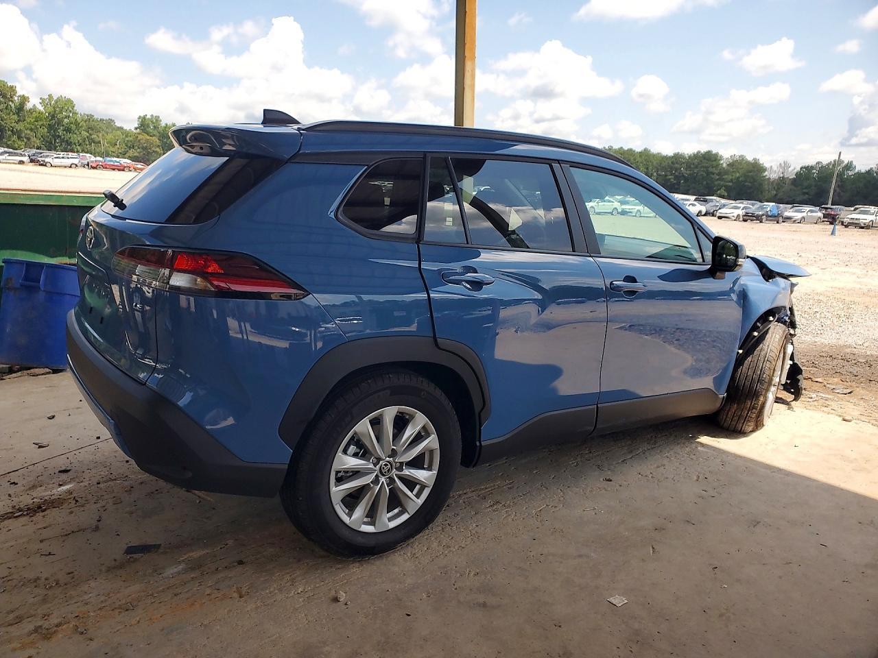 2026 Toyota Corolla Cross Le - Фото 3