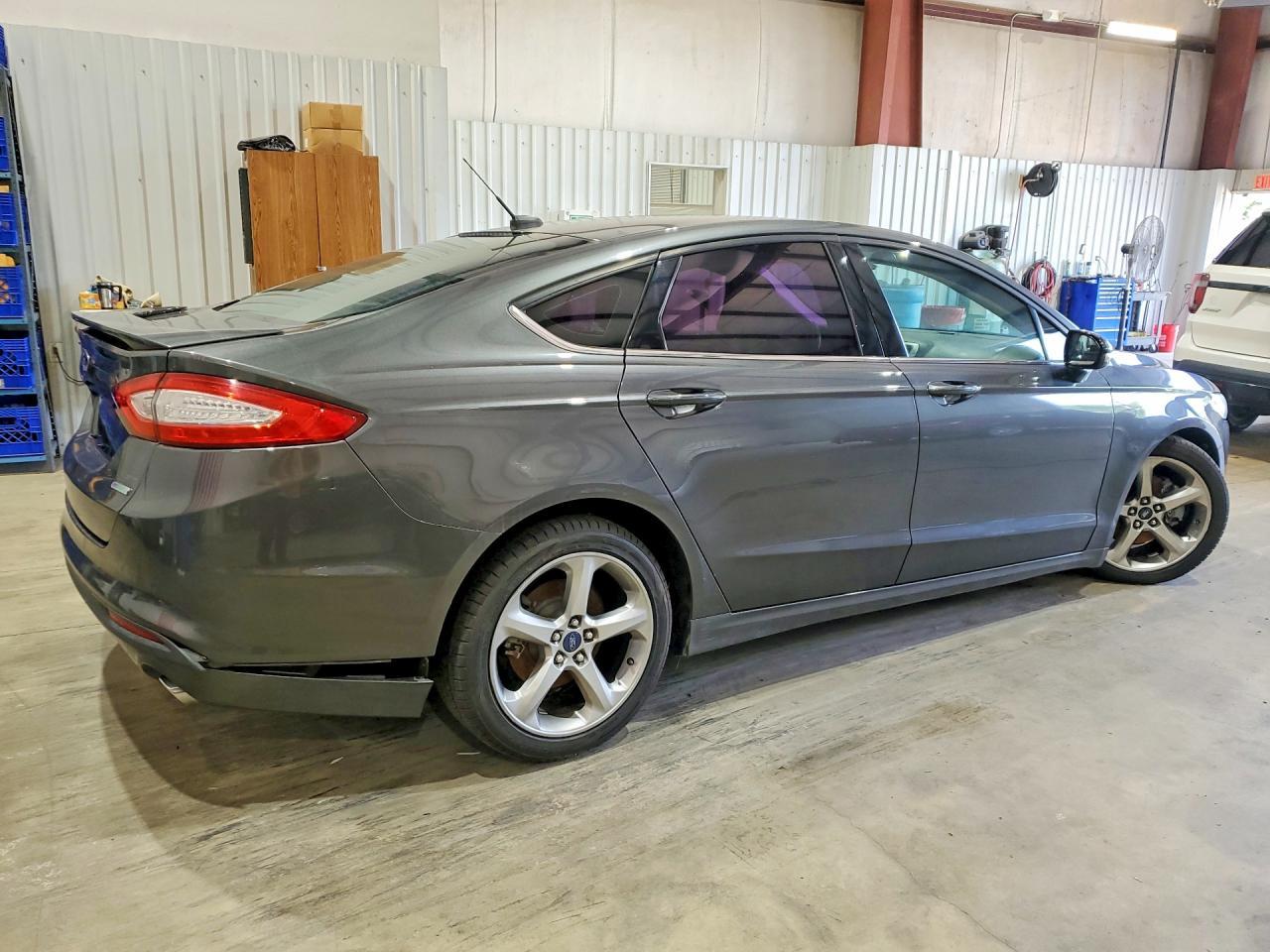 2015 Ford Fusion Se - Фото 3