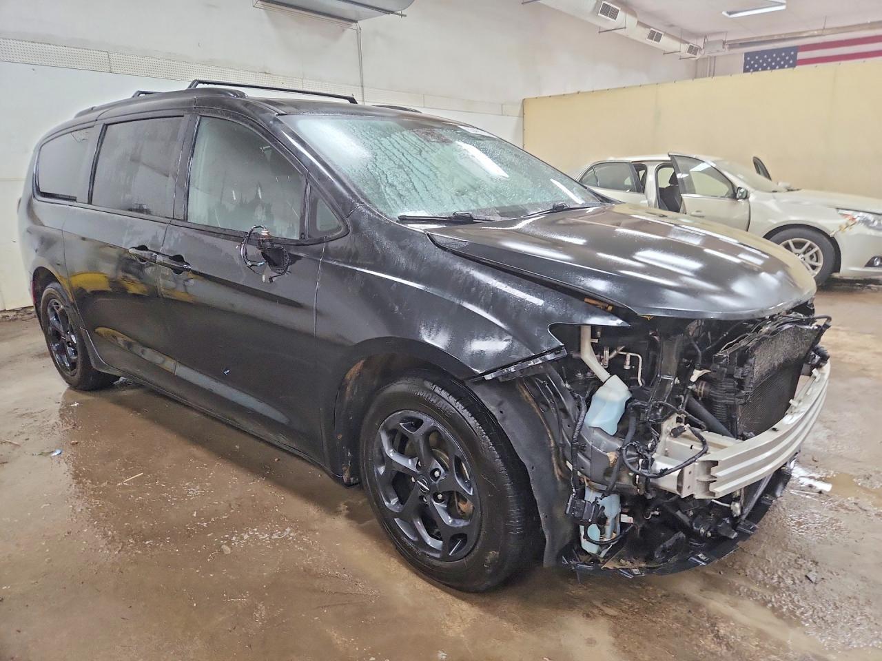 2021 Chrysler Pacifica Hybrid Limited - Фото 4