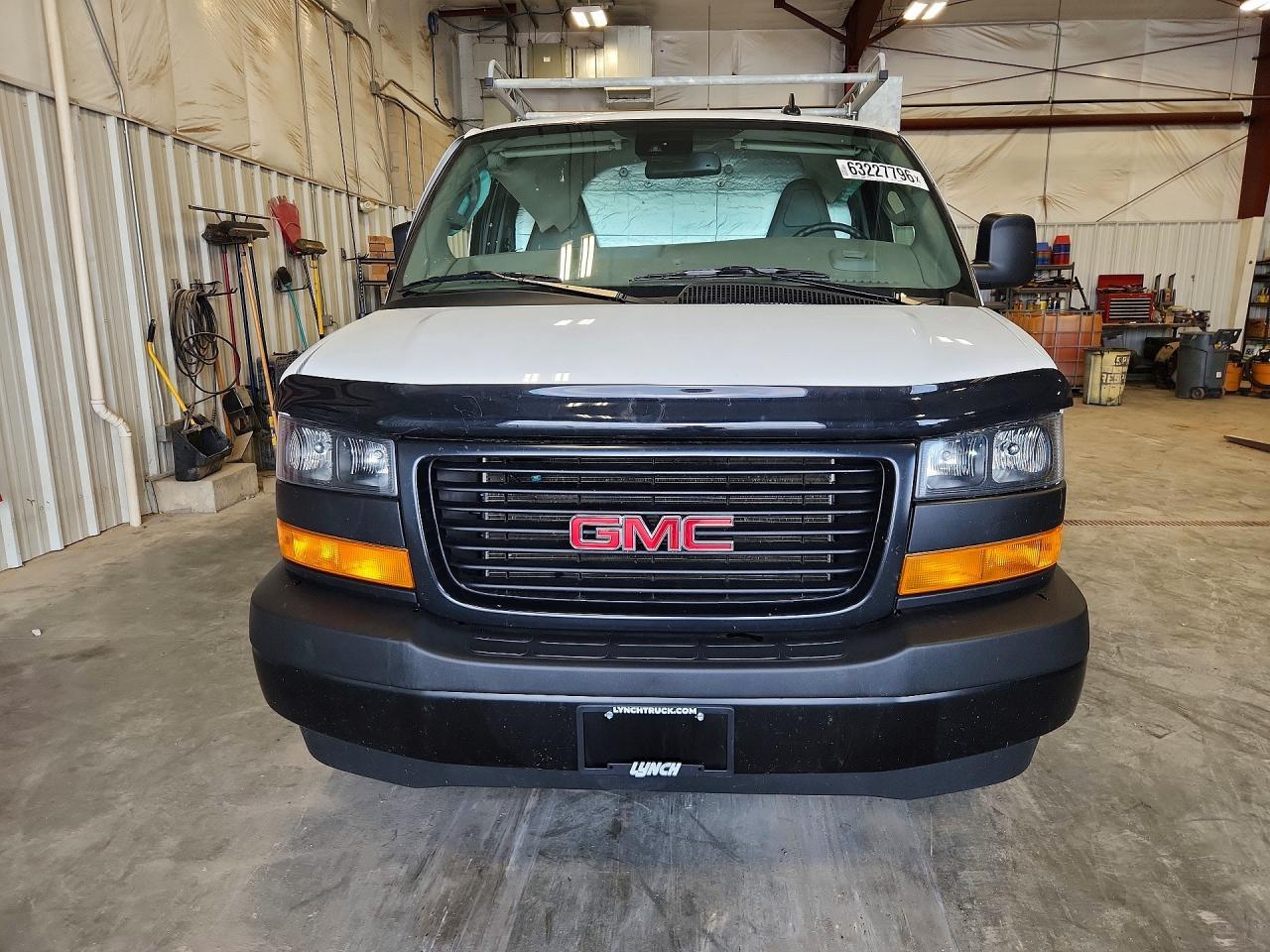 2024 GMC Savana G2500 - Фото 5