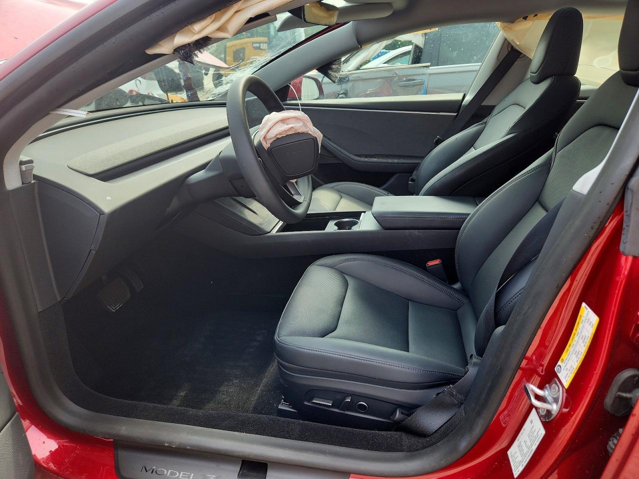 2025 Tesla Model 3 - Image 7