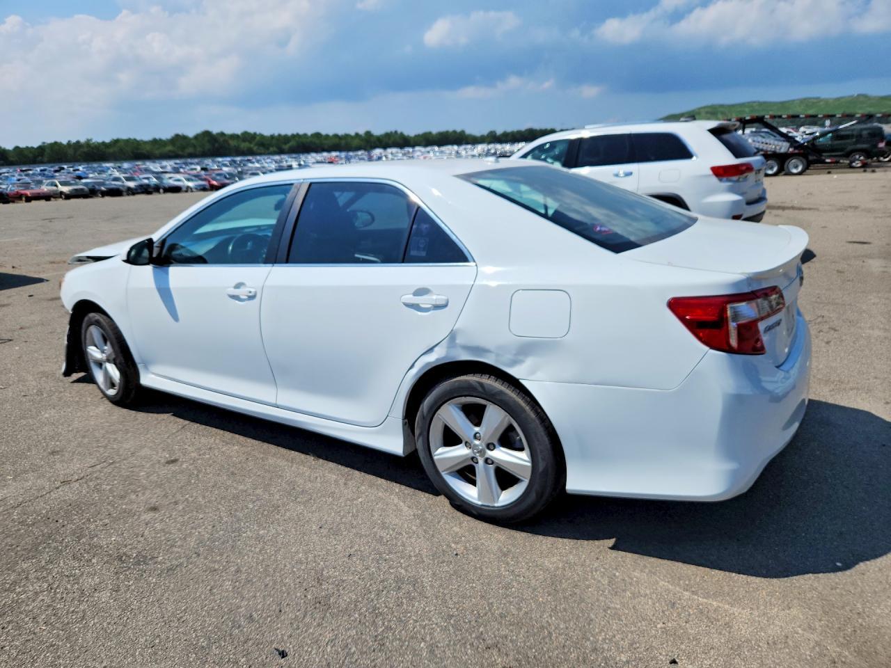 2012 Toyota Camry Se - Фото 2