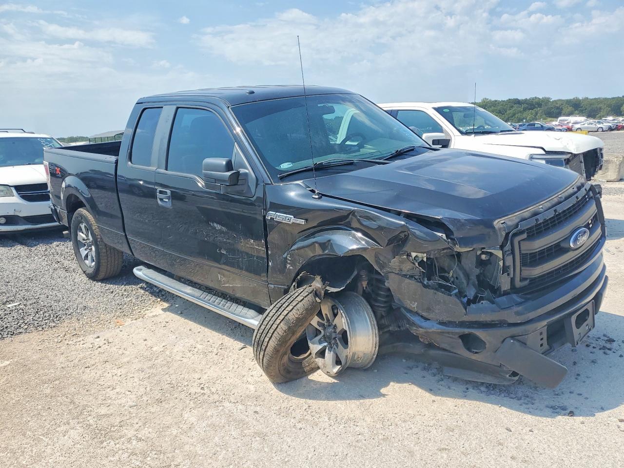 2013 Ford F150 Super Cab - Image 4