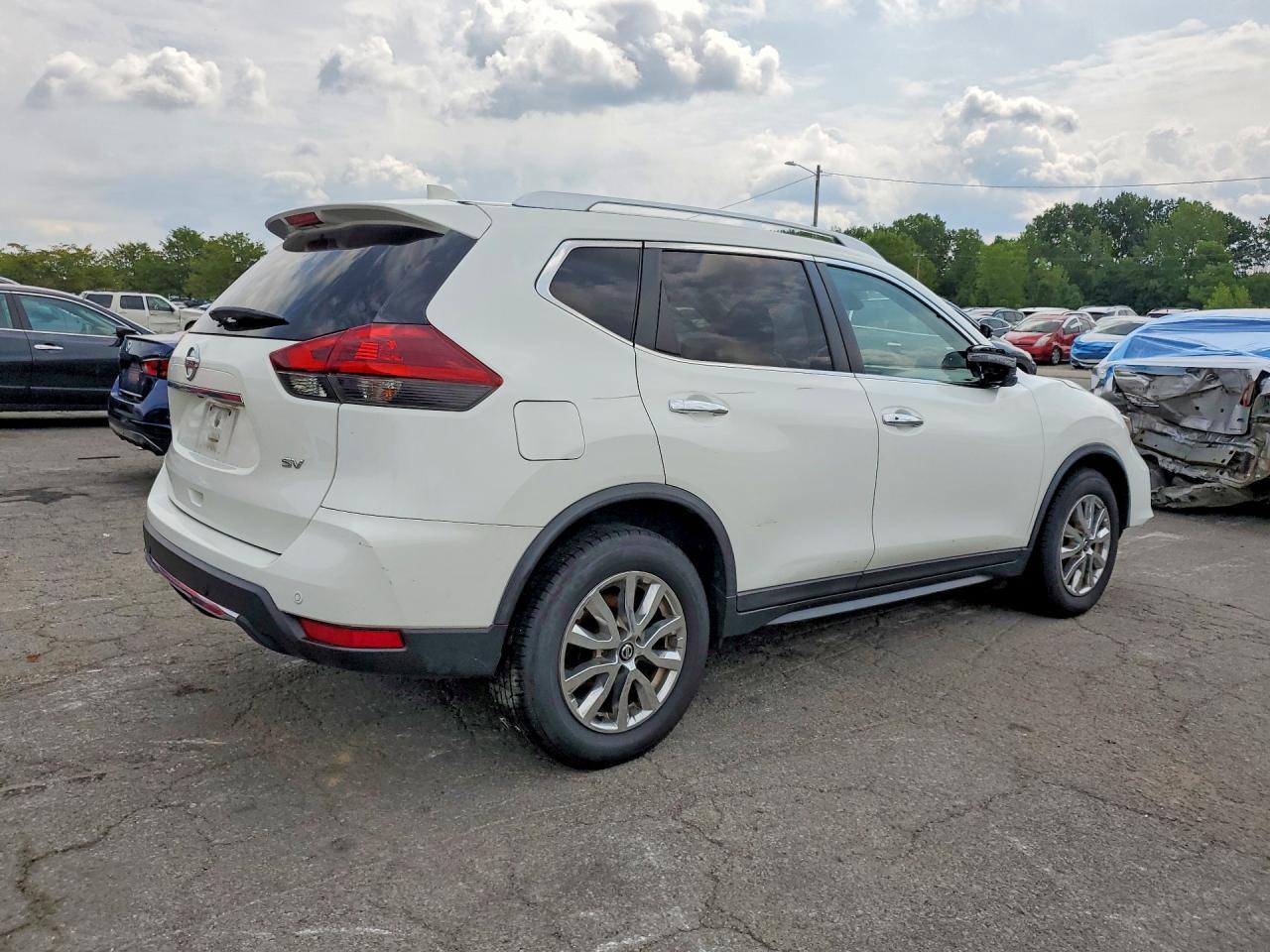 2019 Nissan Rogue Sv - Image 3
