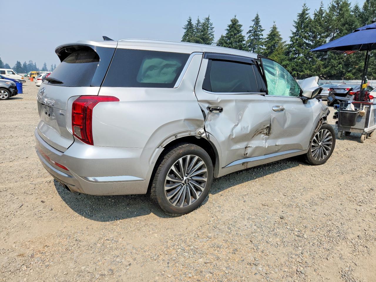 2024 Hyundai Palisade Calligraphy - Image 3