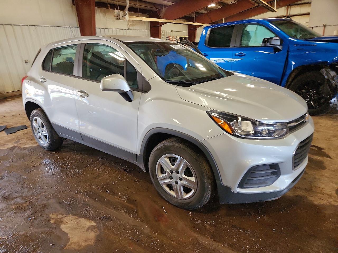 2017 Chevrolet Trax Ls - Image 4