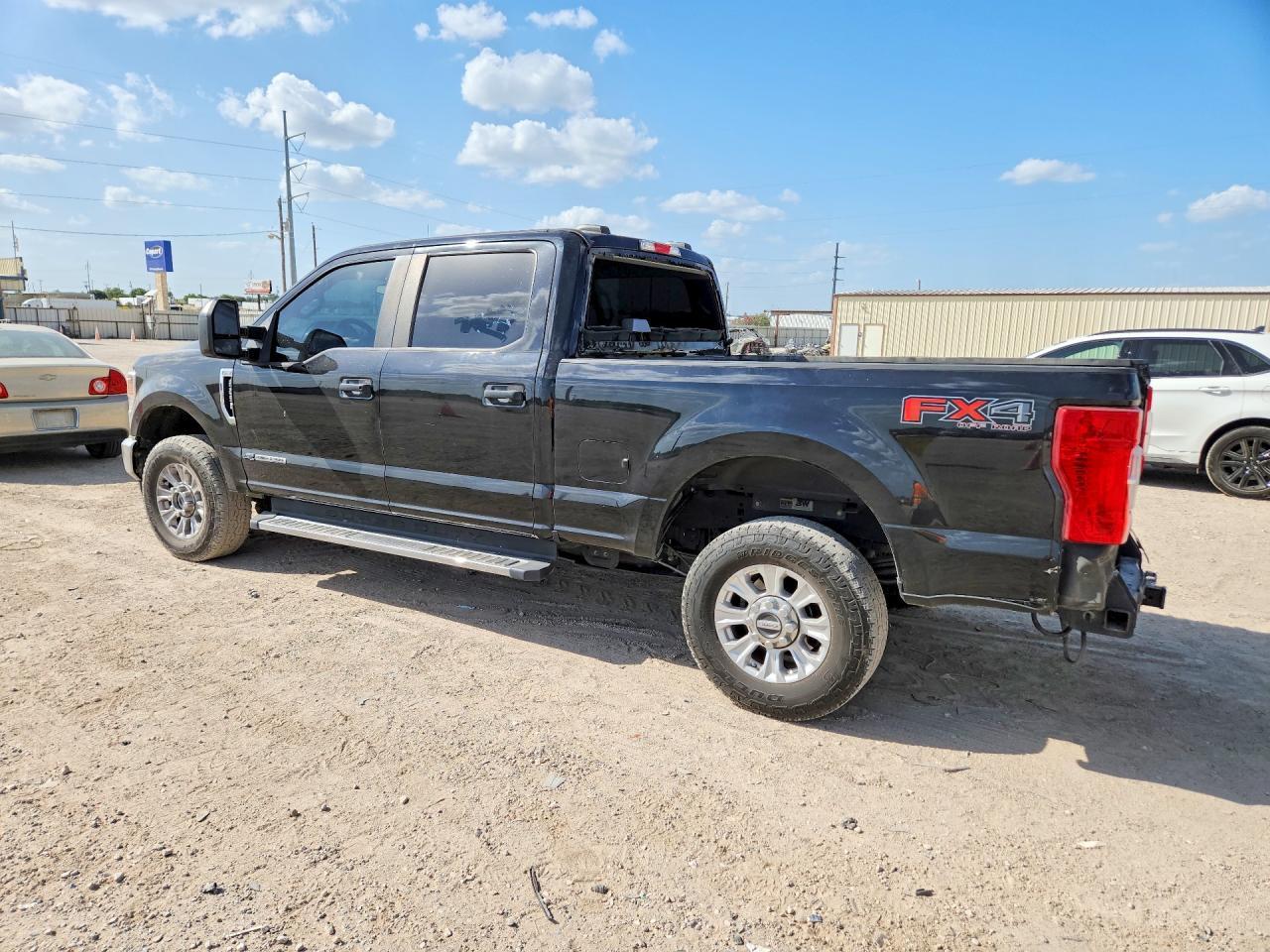 2021 Ford F250 Super Duty - Фото 2