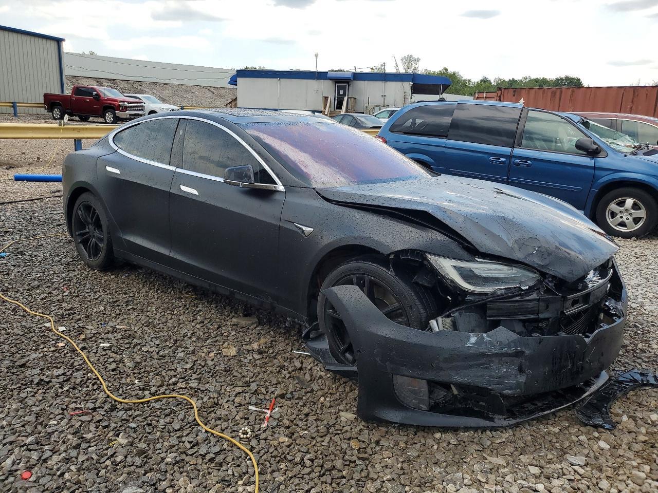 2017 Tesla Model S - Image 4