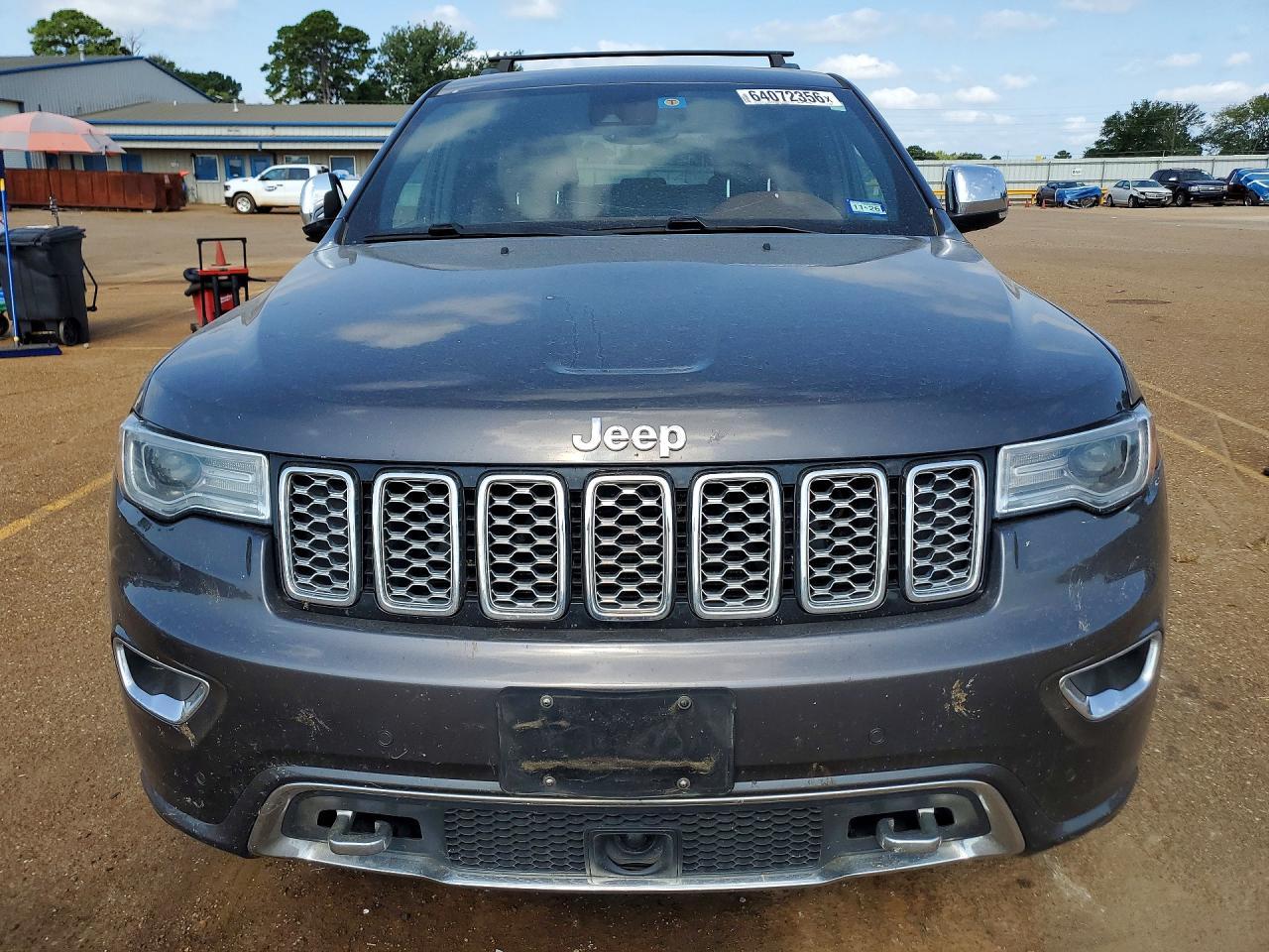 2020 Jeep Grand Cherokee Overland - Image 5