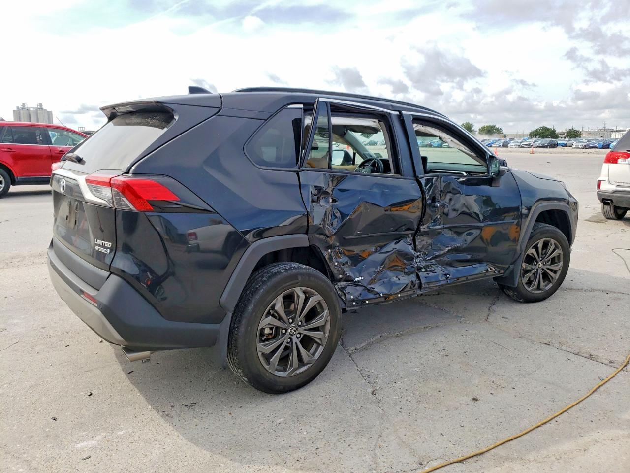2023 Toyota Rav4 Limited - Фото 3