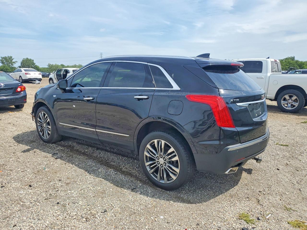 2019 Cadillac Xt5 Luxury - Фото 2