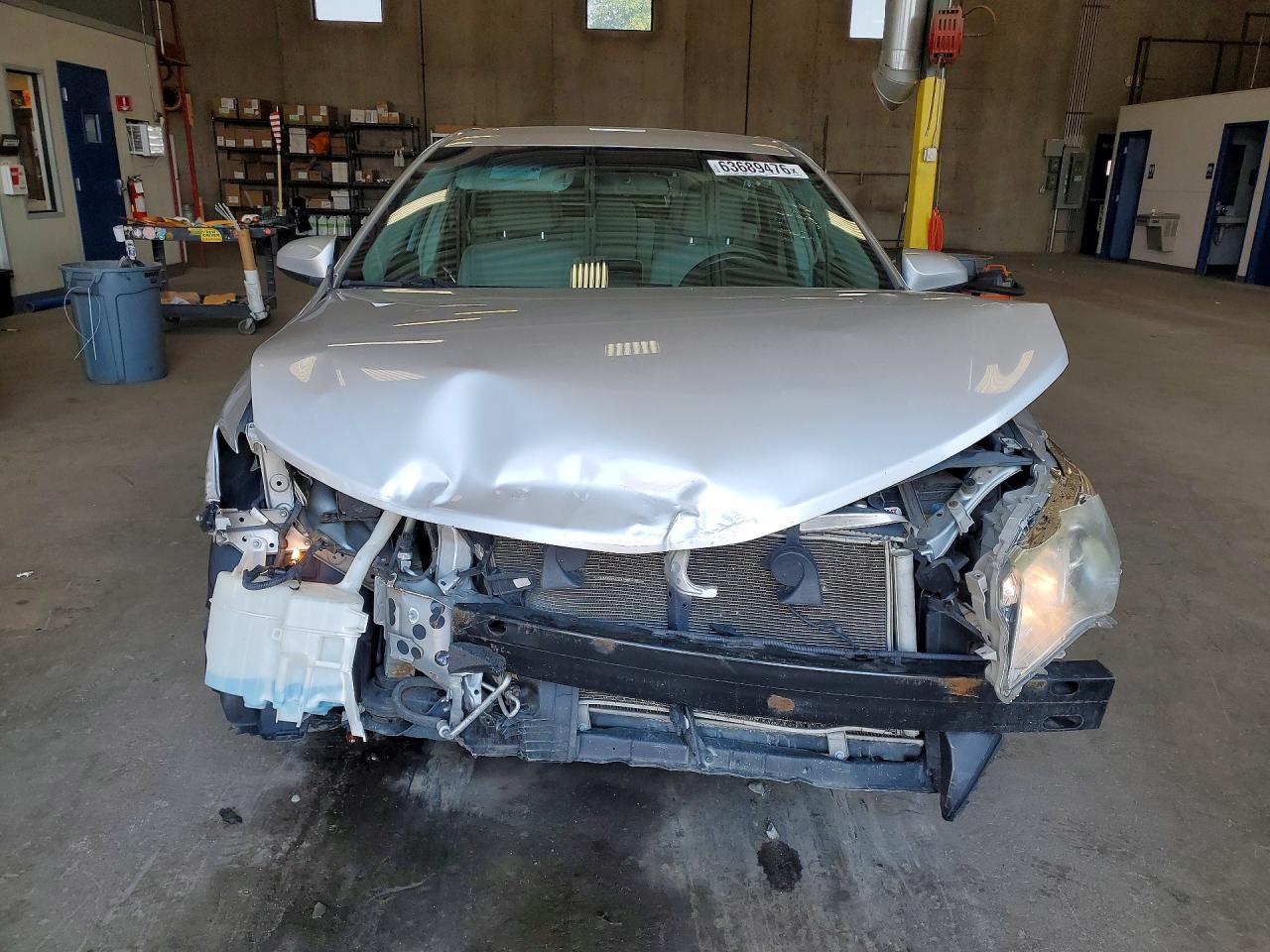 2014 Toyota Camry Le - Image 5