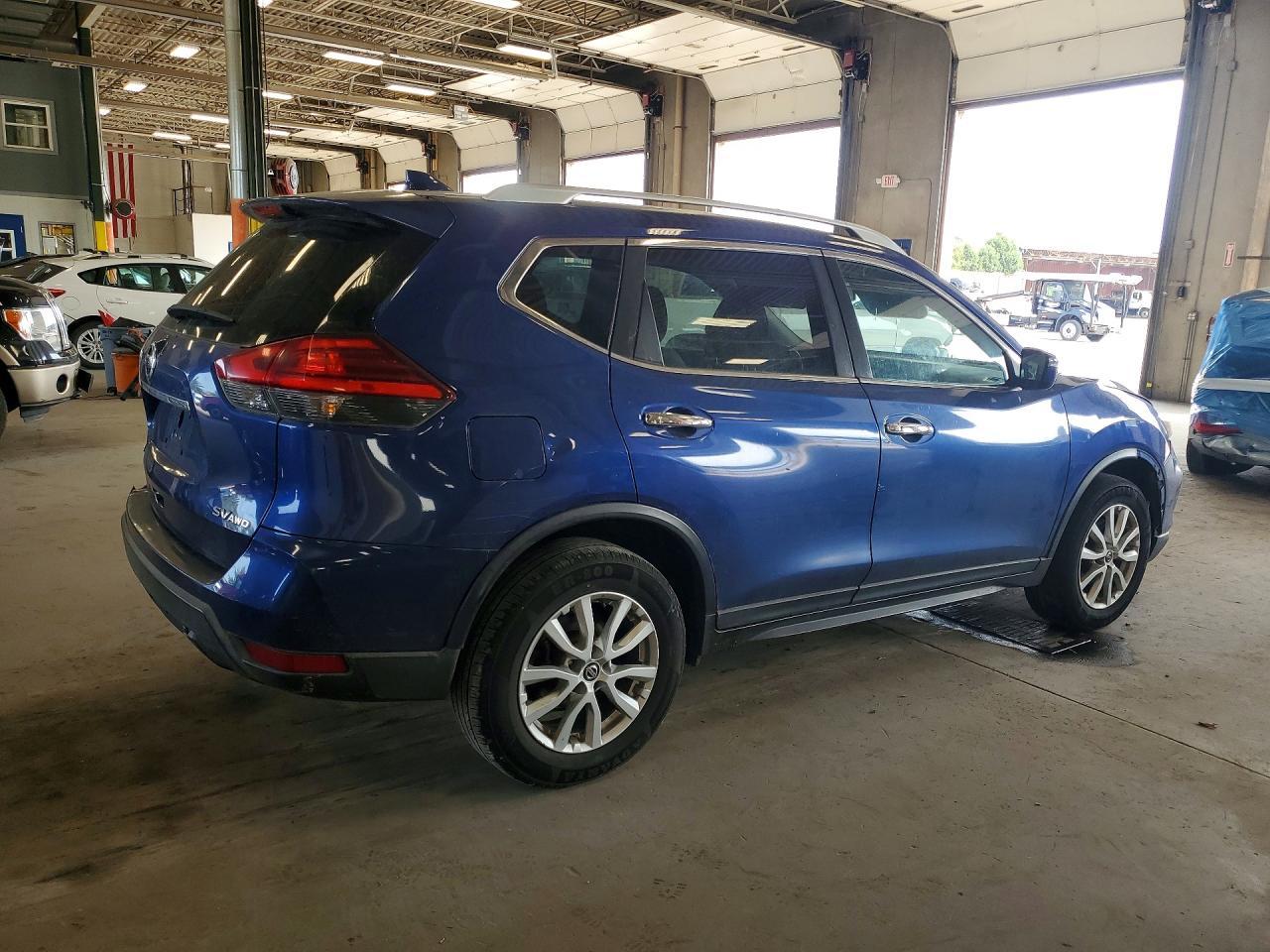 2017 Nissan Rogue Sv - Image 3