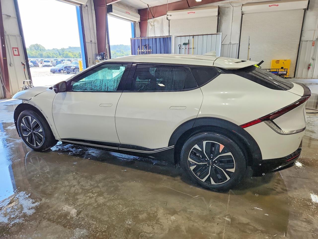 2024 Kia Ev6 - Image 2