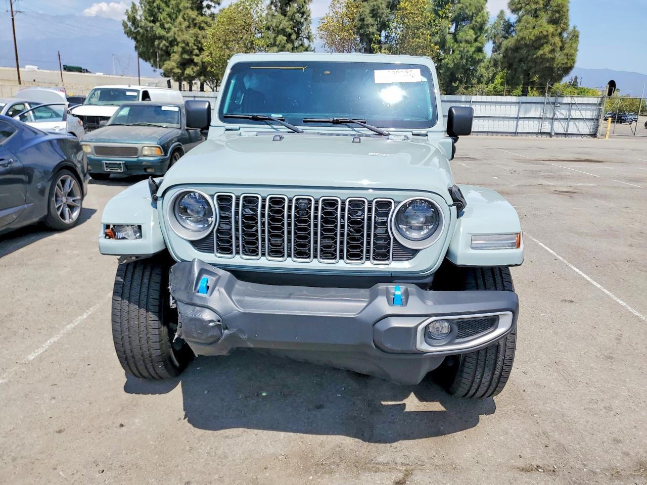 2024 Jeep Wrangler Sahara 4Xe - Image 5
