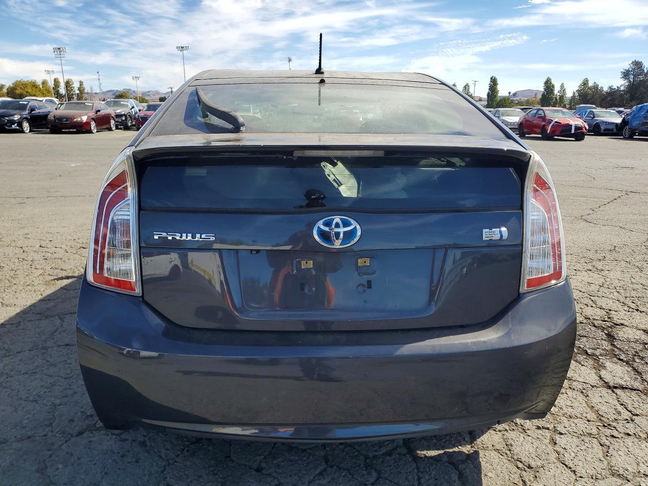 2015 Toyota Prius Two - Фото 6