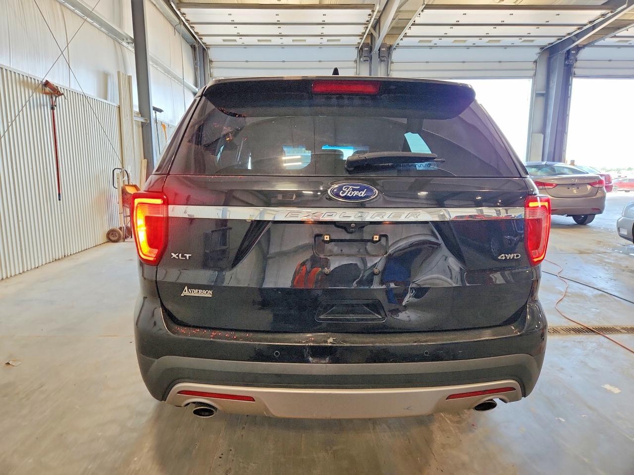 2016 Ford Explorer Xlt - Фото 6