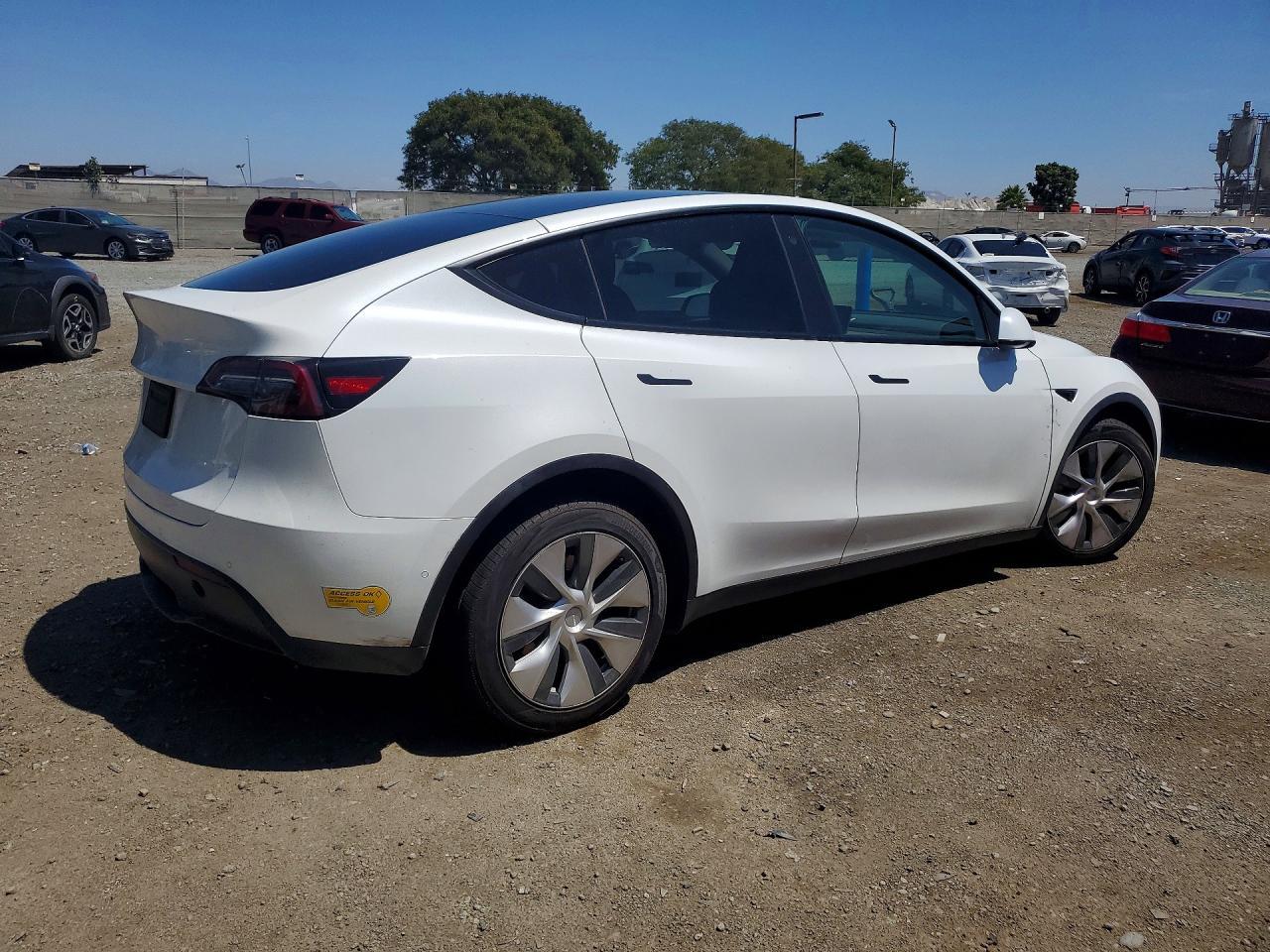 2022 Tesla Model Y - Фото 3