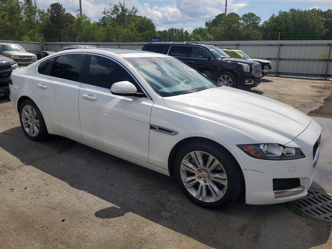 2017 Jaguar Xf Premium - Фото 4