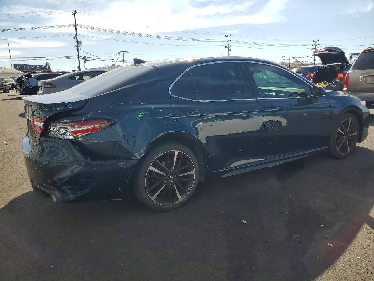 2018 Toyota Camry Xse - Фото 3