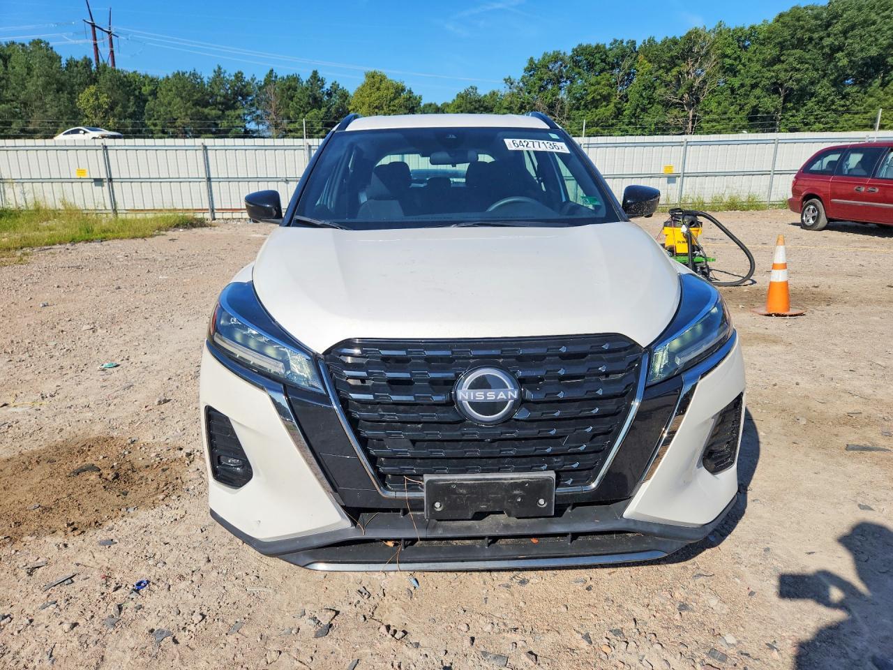 2024 Nissan Kicks Sr - Image 5