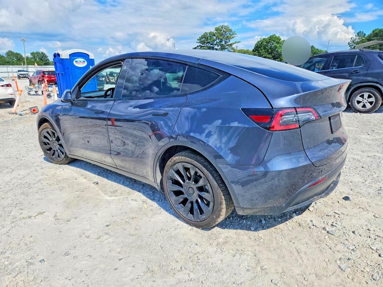 2021 Tesla Model Y - Image 2