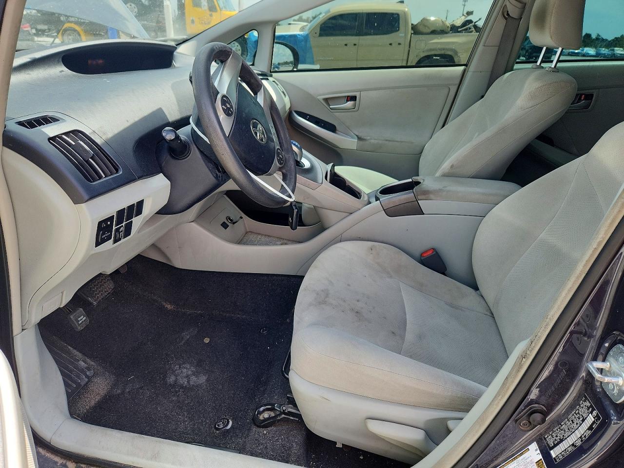2014 Toyota Prius Two - Фото 7