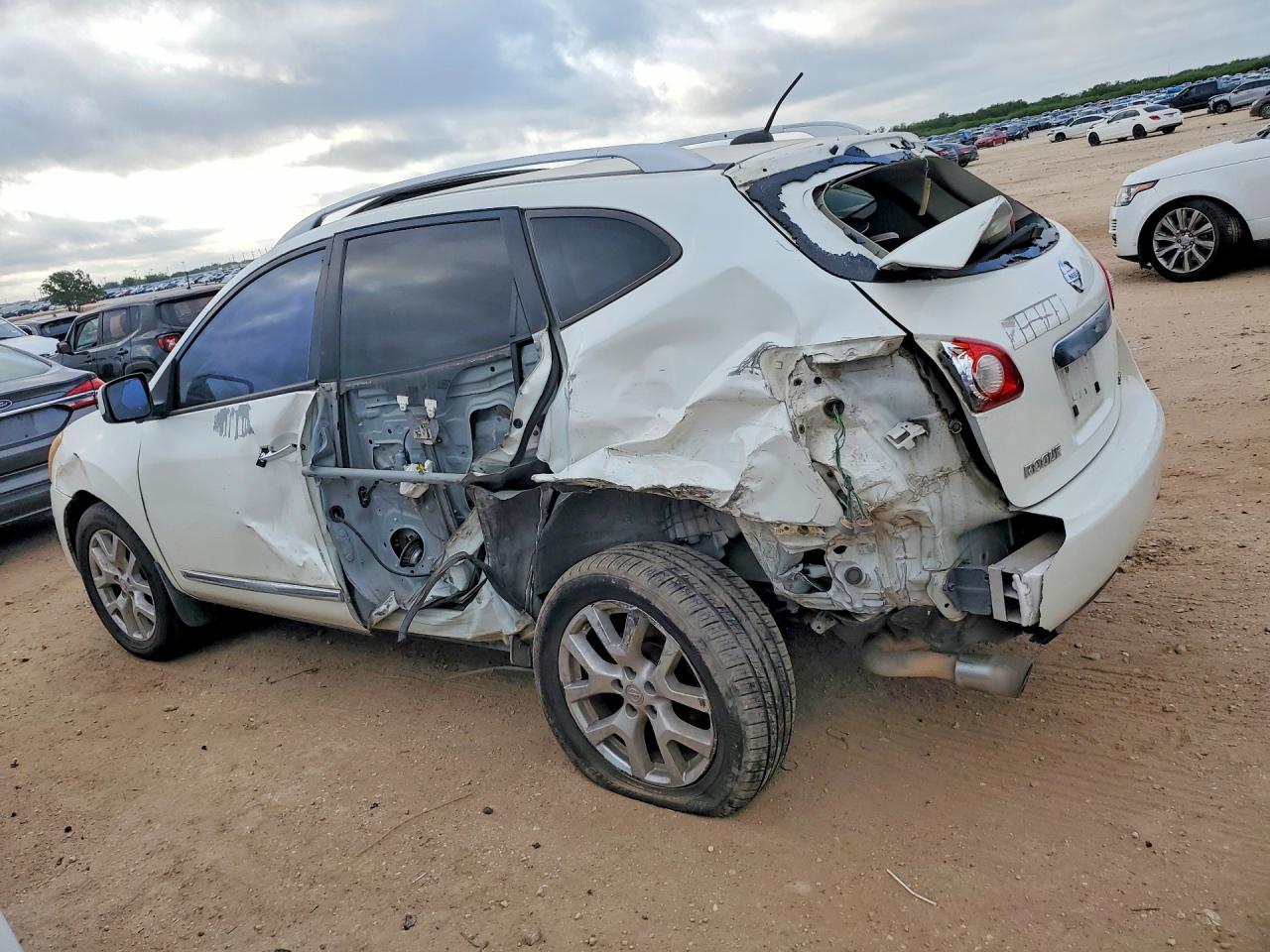 2011 Nissan Rogue S - Image 2