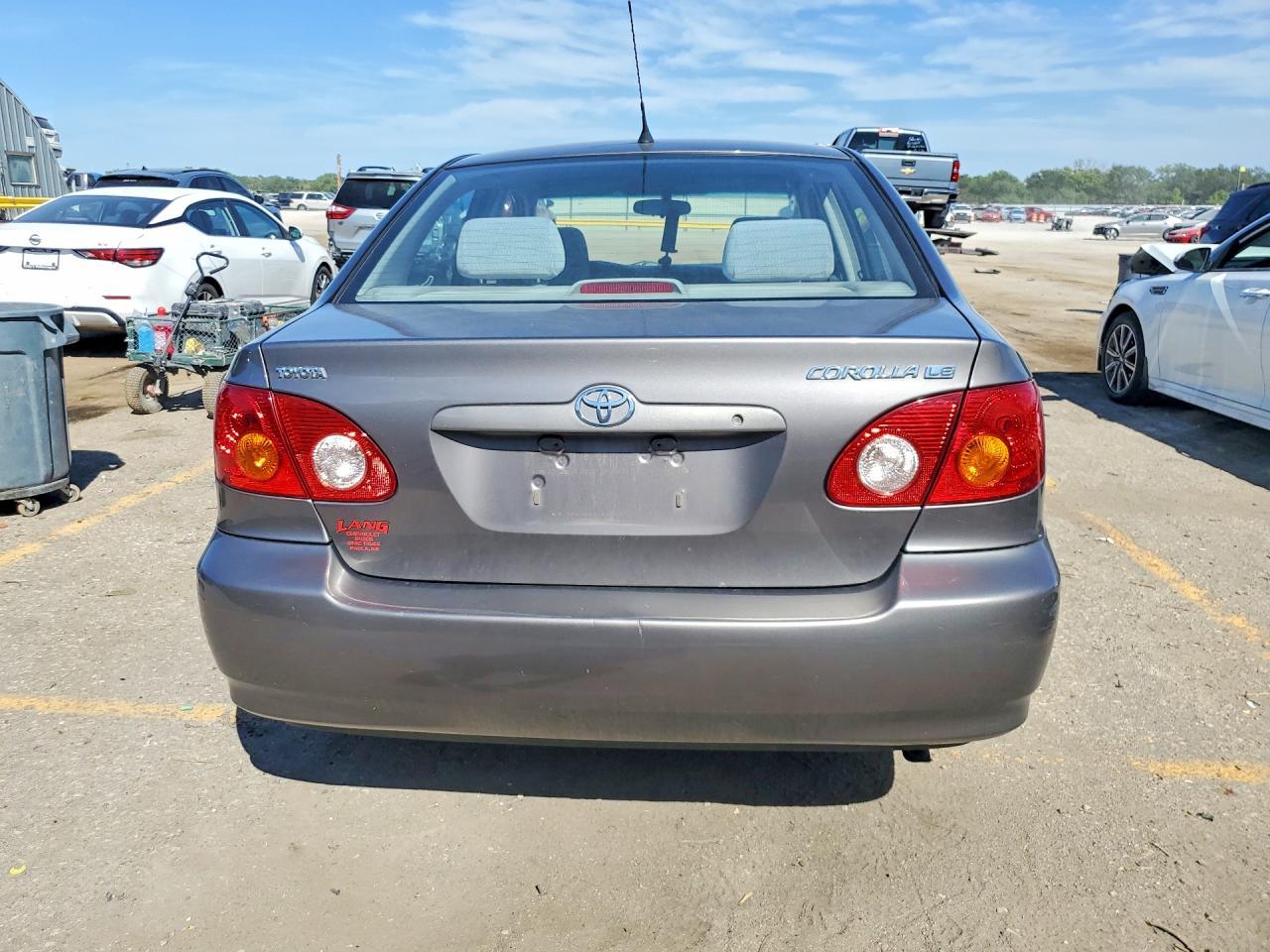 2004 Toyota Corolla Le - Image 6