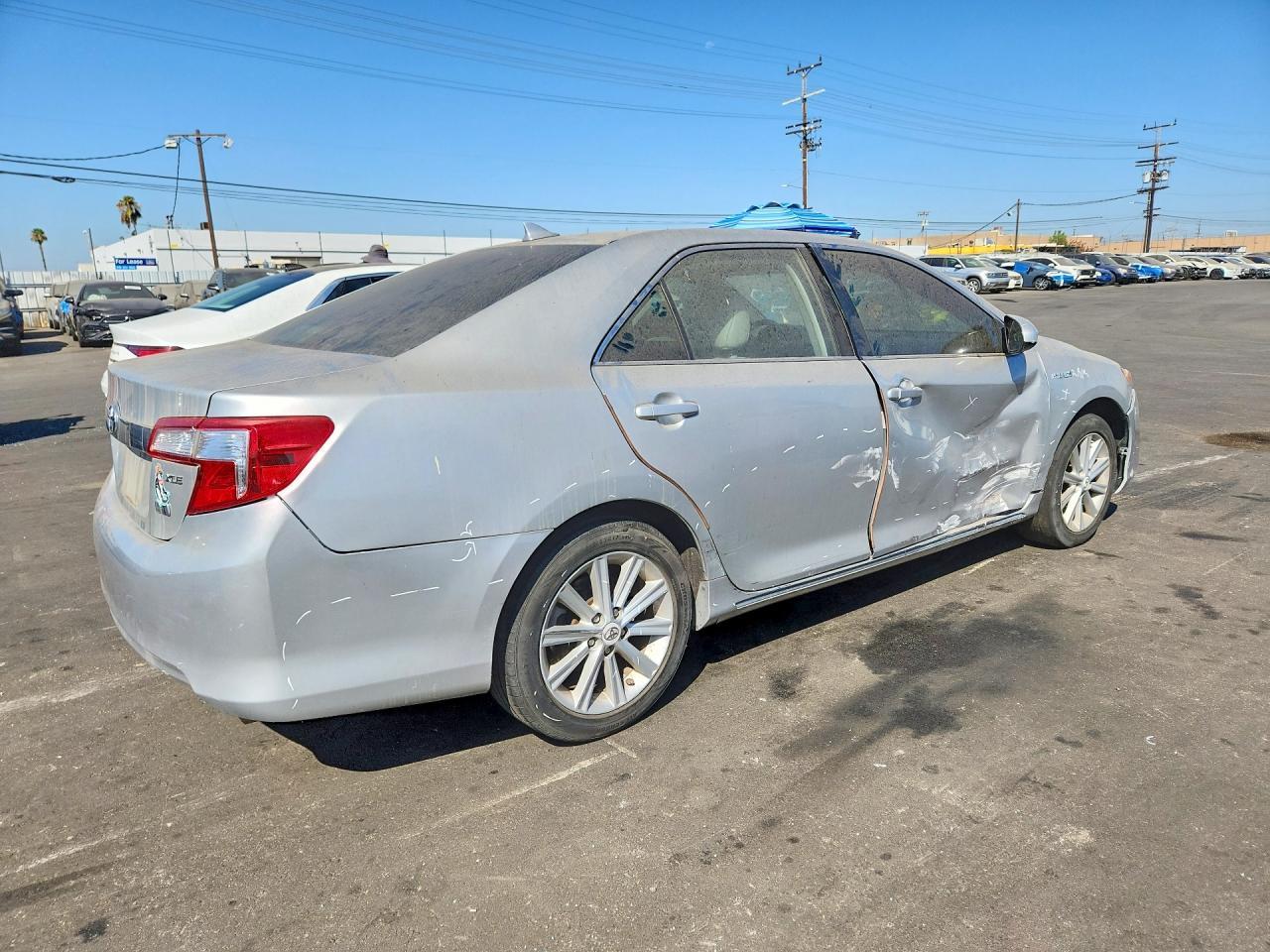 2012 Toyota Camry Hybrid Xle - Image 3