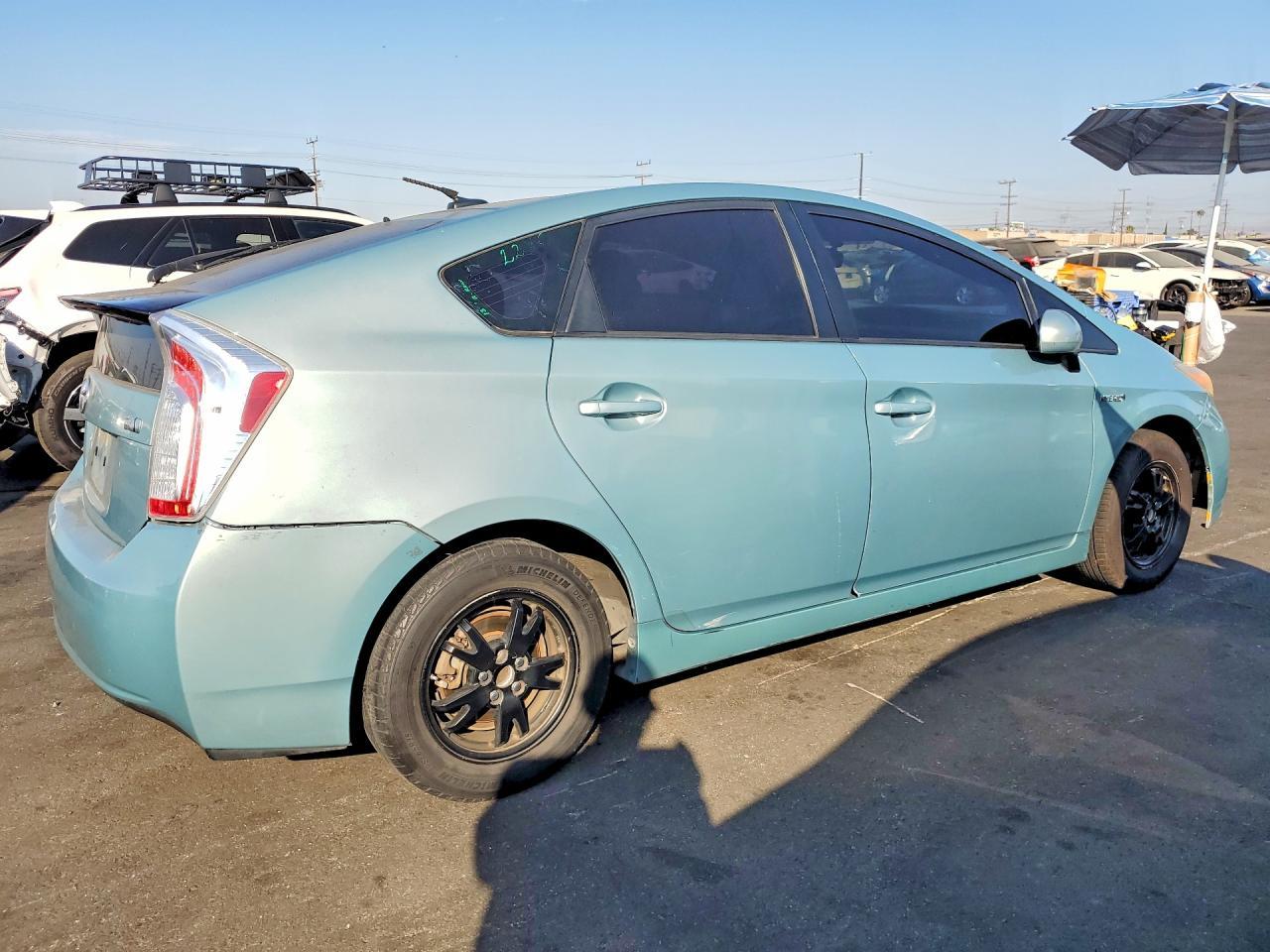 2015 Toyota Prius Three - Фото 3