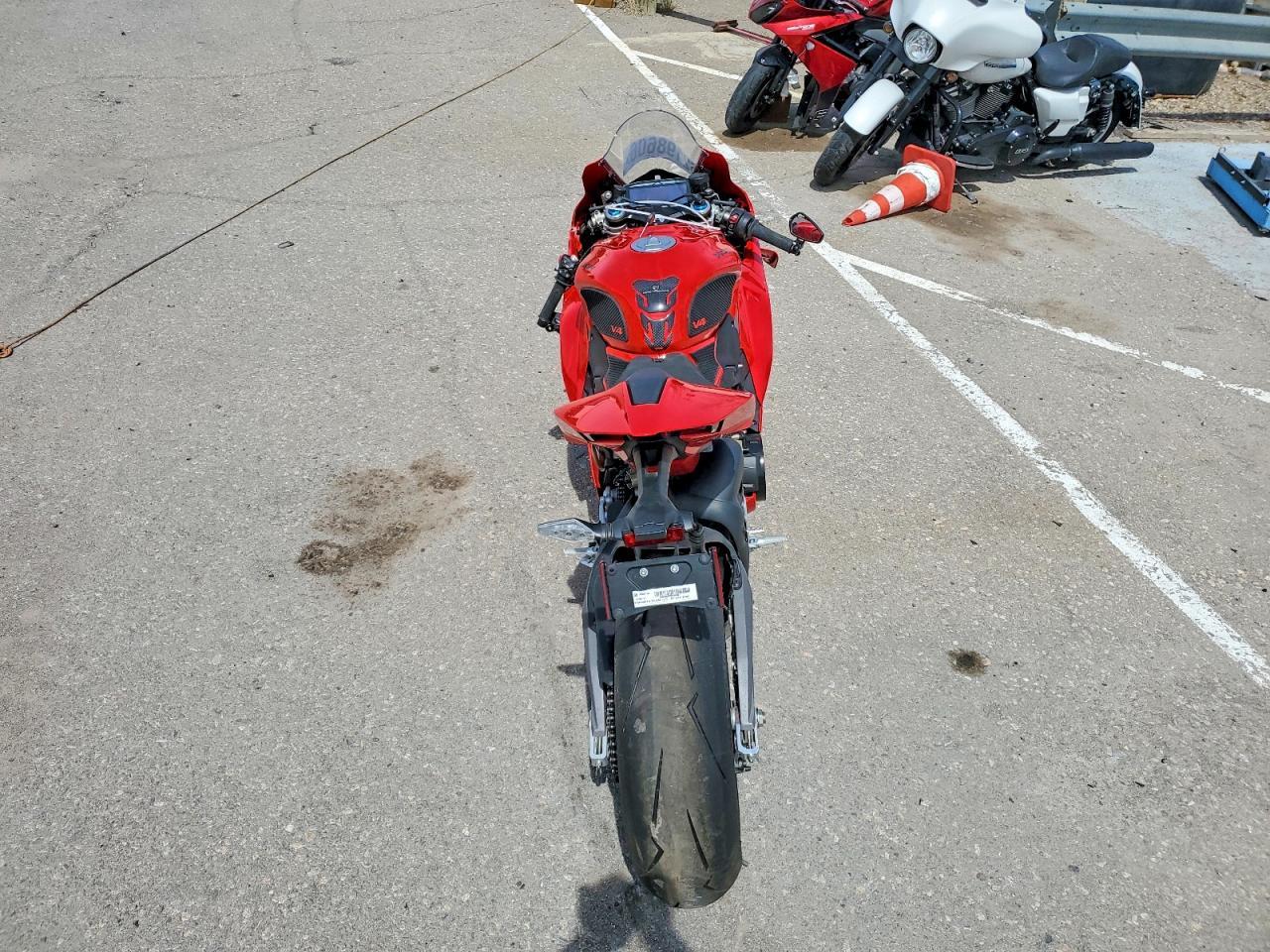 2025 Ducati Panigale V4 - Image 6