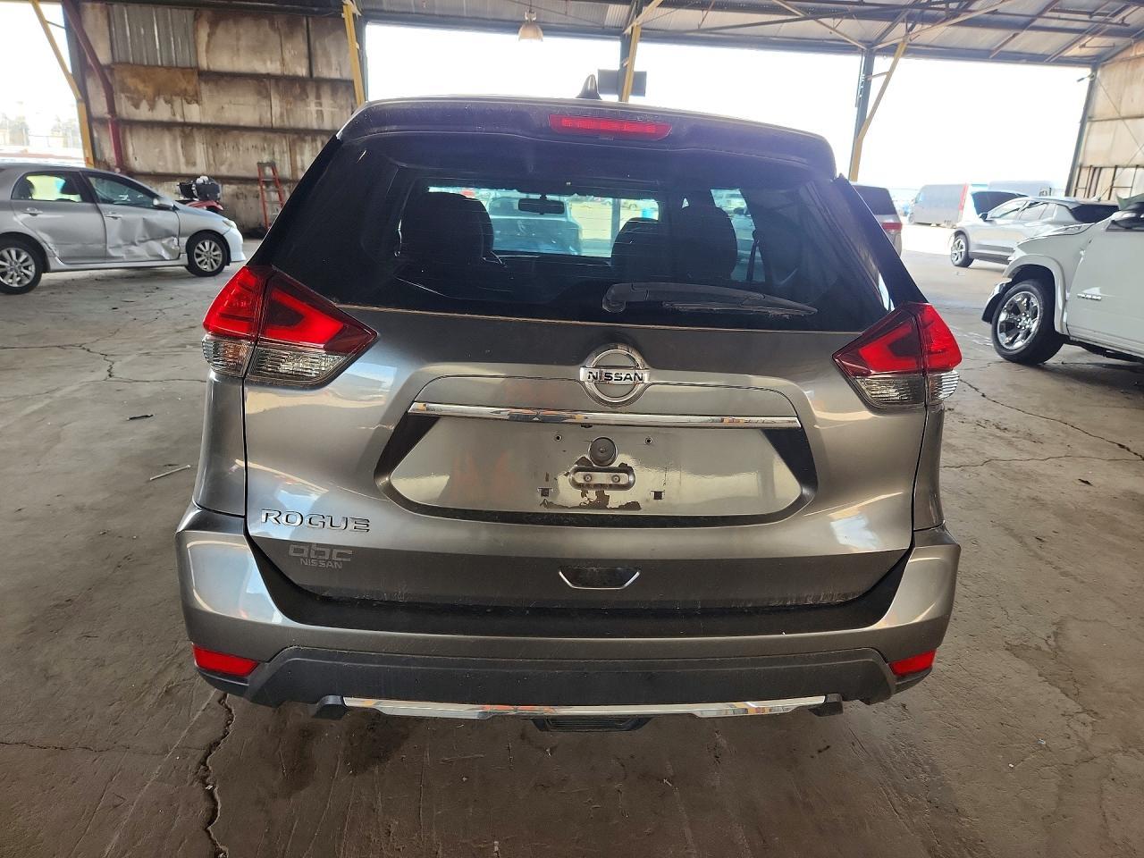 2017 Nissan Rogue S - Фото 6